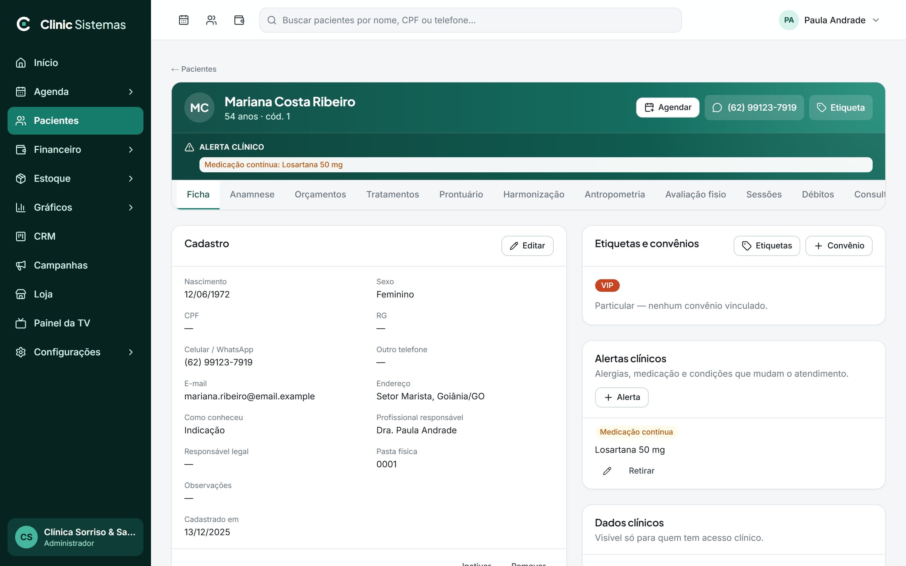 Ficha do paciente com alertas clínicos